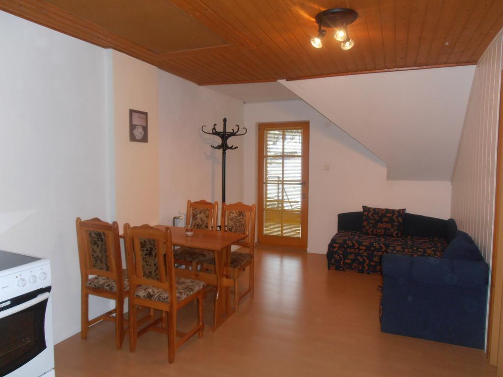 Apartment Veronika Predni Vyton Room photo